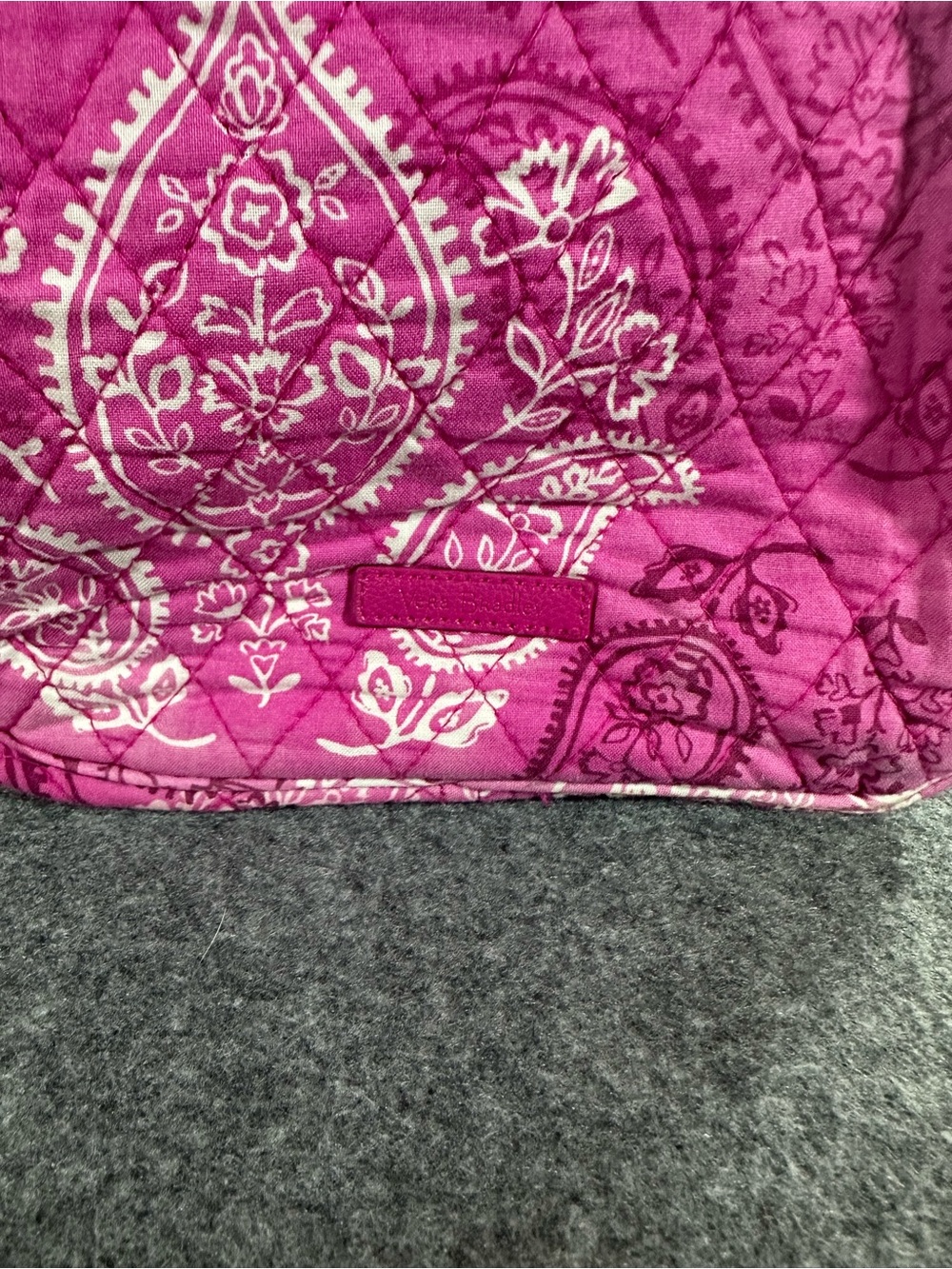 Vera Bradley Quilted Paisley Pink Lunchbox - Picture 2 of 5